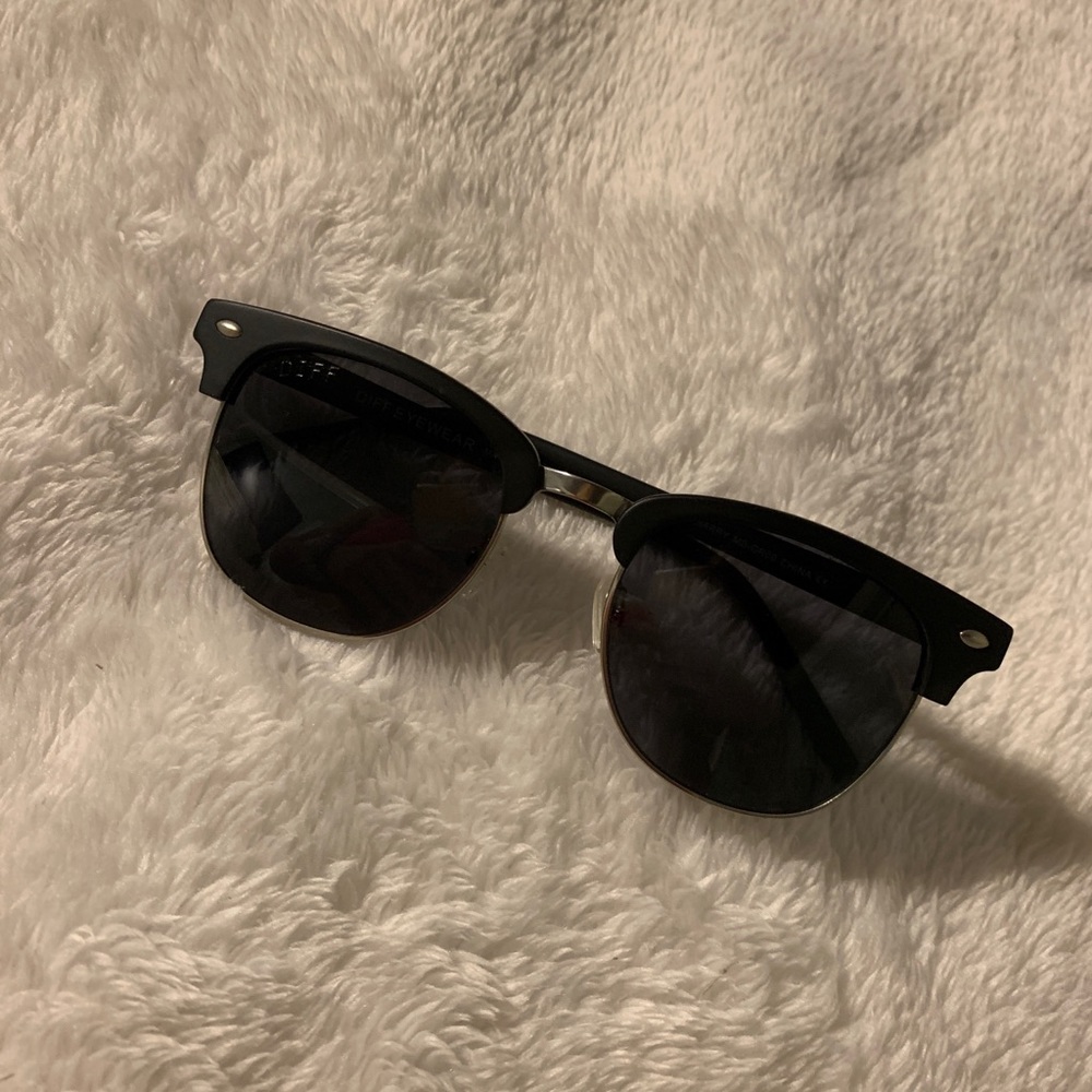 Diff Sunglasses - image 2